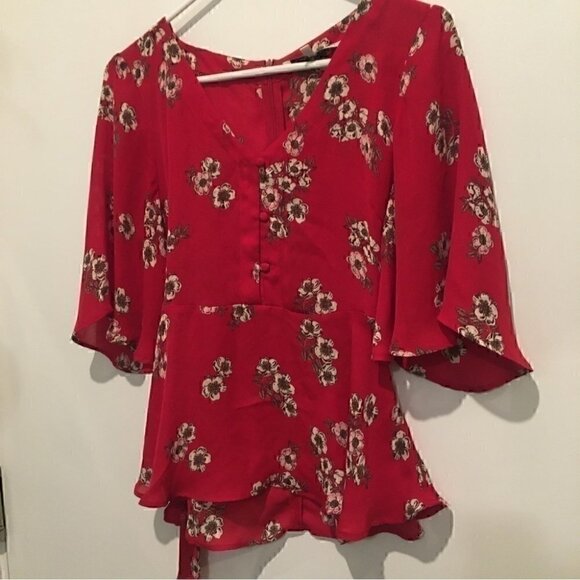 Cupcakes & Cashmere Tipton floral Blouse Size Medium - Picture 5 of 9